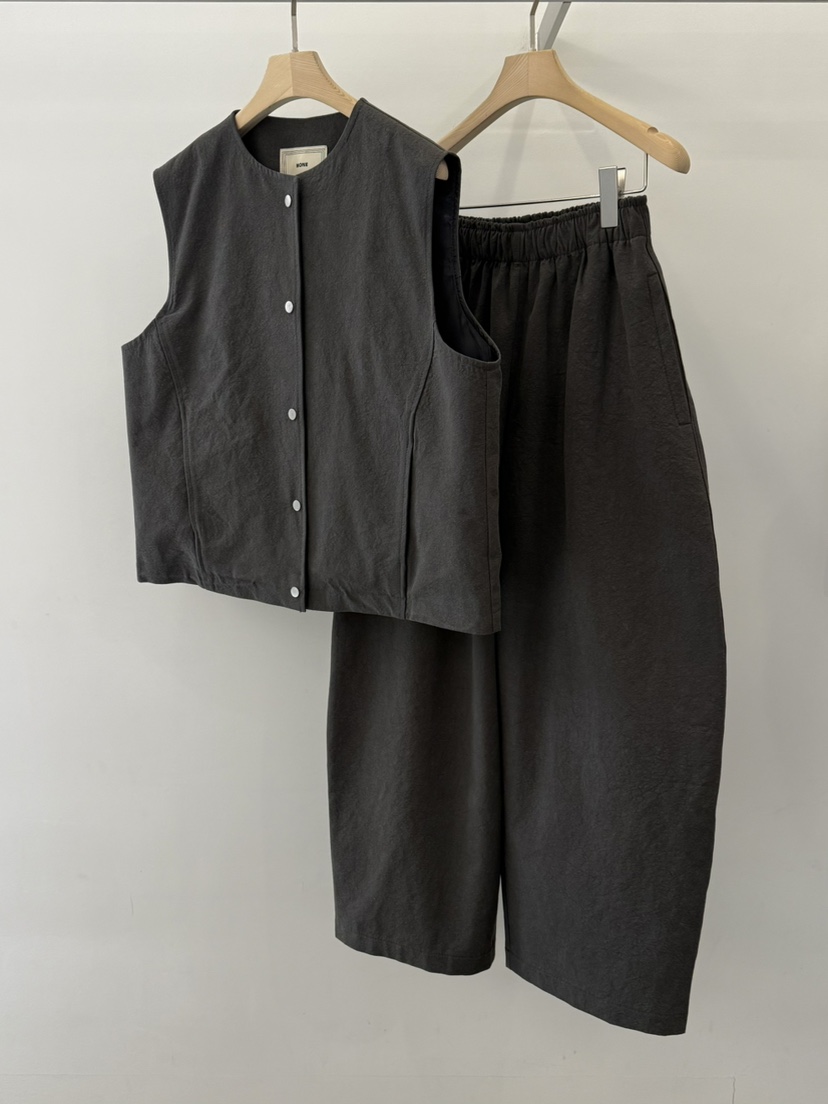 MONE-A韓國直郵女士新款休閑熱賣時尚人氣職業真品26春夏馬甲MONE-A馬甲