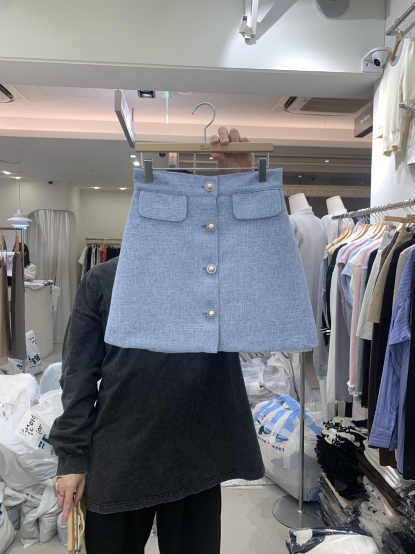 BY BOMI東大門實拍女裝新品時尚真品職業休閑推薦短裙紐扣BY BOMI短裙圖色1