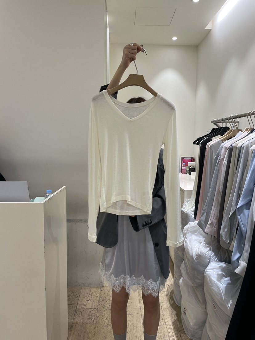 FLOWER-L東大門直郵女裝新款人氣休閑推薦真品職業長袖T恤FLOWER-L長袖T恤圖色1