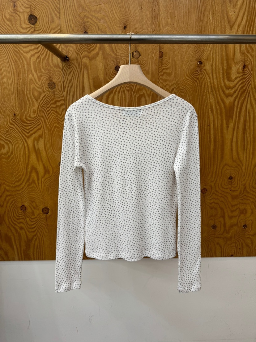 PROJECTVIEW東大門實拍女士新款26春夏人氣時尚長袖T恤花朵PROJECTVIEW長袖T恤