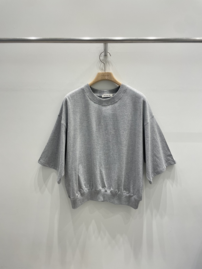 KINOA韓國直郵女裝新品時尚推薦真品熱賣人氣職業休閑T恤KINOAT恤圖色2實際價格25000