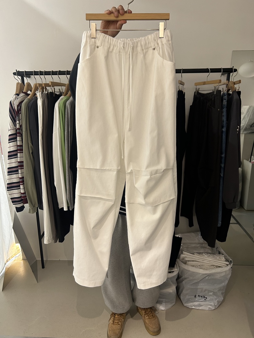 AS THOUGHT東大門直郵女裝新款人氣休閑時尚熱賣休閑褲褶裥AS THOUGHT休閑褲圖色1