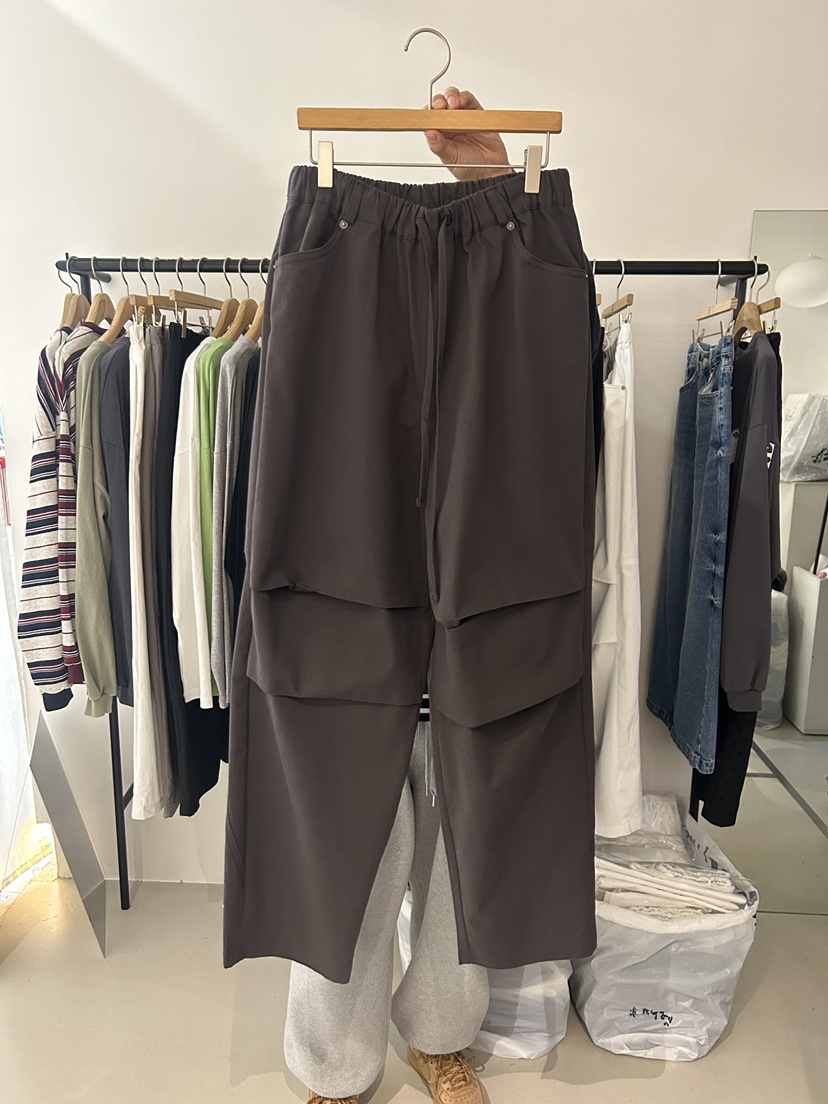 AS THOUGHT東大門直郵女裝新款人氣休閑時尚熱賣休閑褲褶裥AS THOUGHT休閑褲圖色2