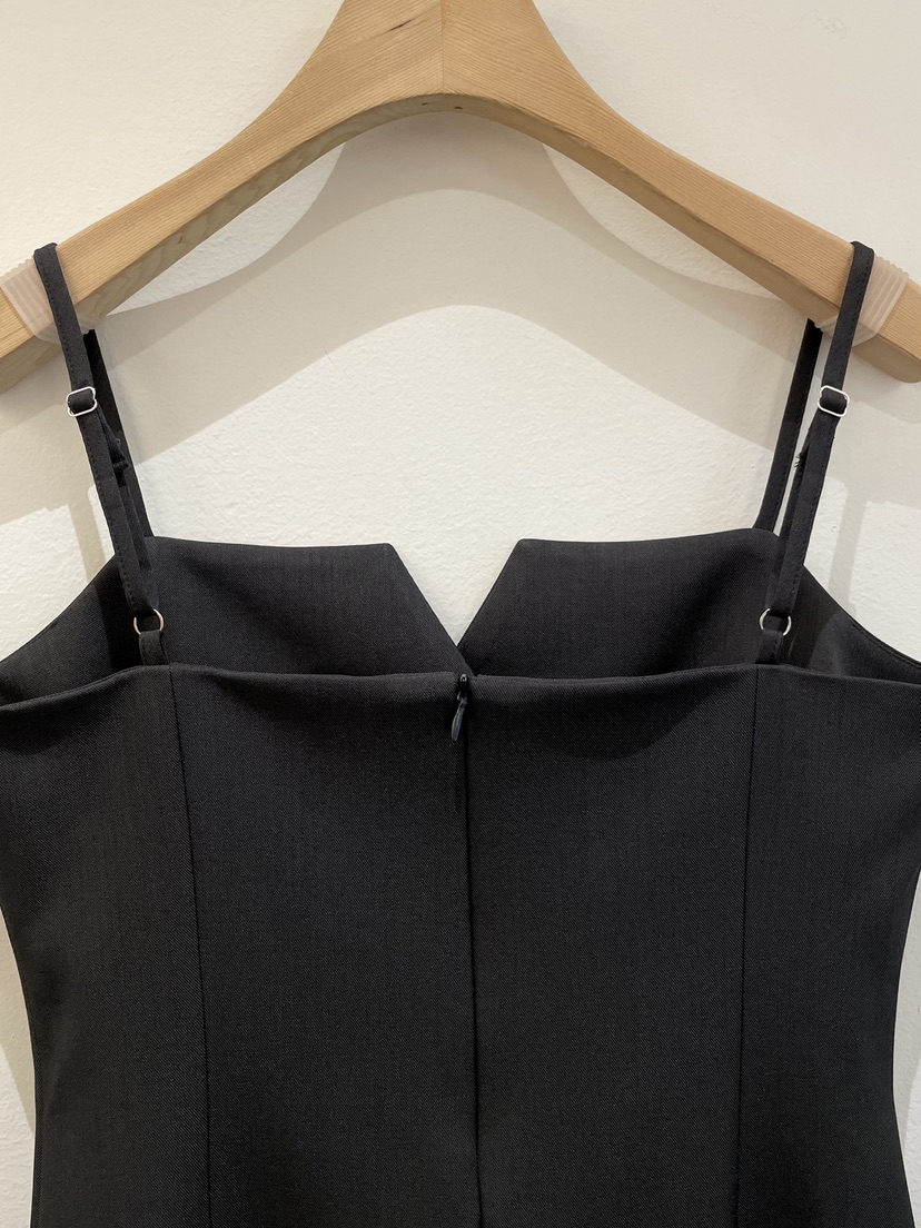 OBSESS東大門直郵女裝新品推薦人氣時尚休閑吊帶背心含脖帶OBSESS/EARLY BIRD吊帶/背心