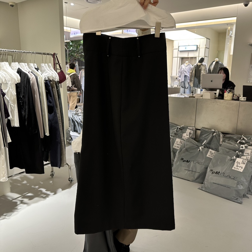 LOVE YOU SO MUCH/MORE THAN YESTERDAY東大門實拍女士新款26春夏長裙LYSM/MORE THAN YESTERDAY長裙圖色2黑色