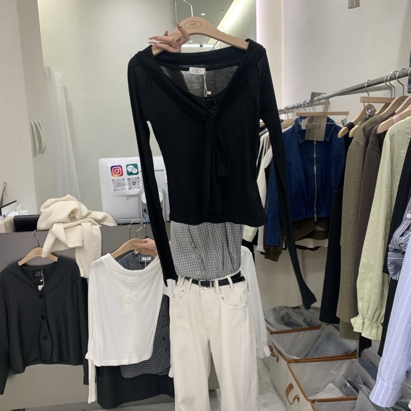 TAKE YOUE TIME東大門直郵女士新款時尚26春夏長袖T恤露肩TAKE YOUE TIME長袖T恤圖色2