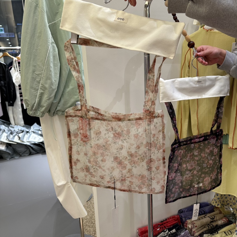 E/E/E韓國代購女裝新品26春夏推薦休閑人氣熱賣單肩斜跨包E/E/E單肩/斜跨包