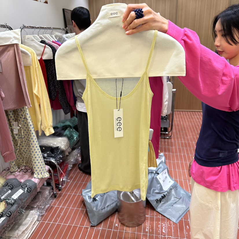 E/E/E韓國代購女裝新品推薦休閑人氣時尚熱賣職業吊帶背心E/E/E吊帶/背心圖色2