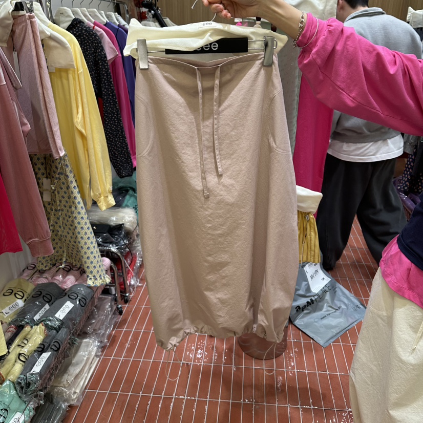 E/E/E東大門代購女士新款休閑熱賣職業半身裙中短裙長款E/E/E半身裙/中短裙圖色2