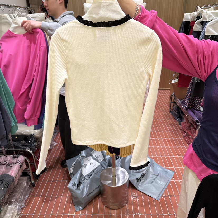 E/E/E東大門實拍女士新款真品職業推薦時尚長袖T恤蕾絲E/E/E長袖T恤