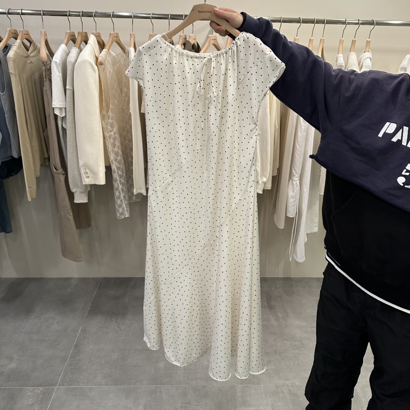 URBANSTORY/REMAKING東大門實拍女裝新款26春夏推薦連衣裙Remaking/URBANSTORY連衣裙圖色1