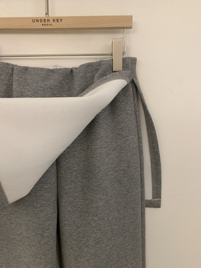 UNDER KEY東大門直郵女士新款熱賣時尚職業26春夏裙褲喇叭UNDER KEY裙褲