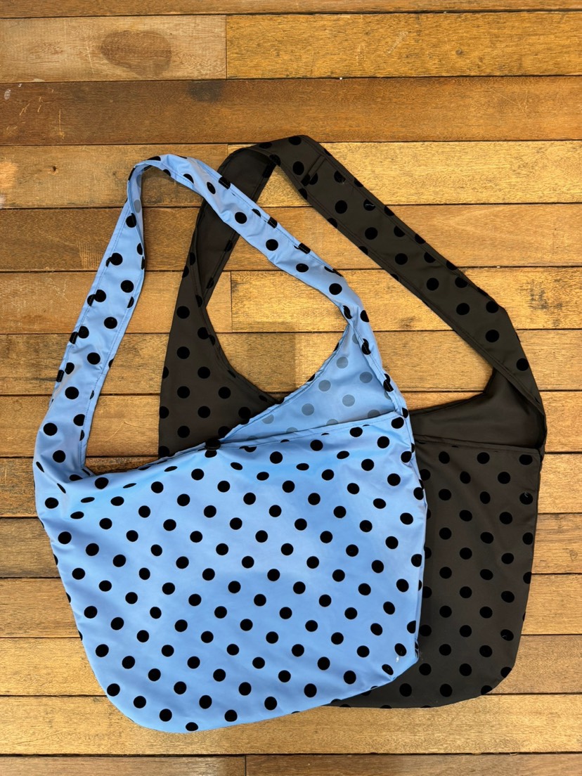 PROJECTVIEW東大門直郵女裝新品真品熱賣推薦單肩斜跨包紐扣PROJECTVIEW單肩/斜跨包