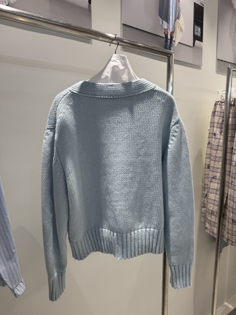 OLI SEOUL韓國代購女裝新品人氣熱賣職業推薦針織衫花朵OLI SEOUL針織衫