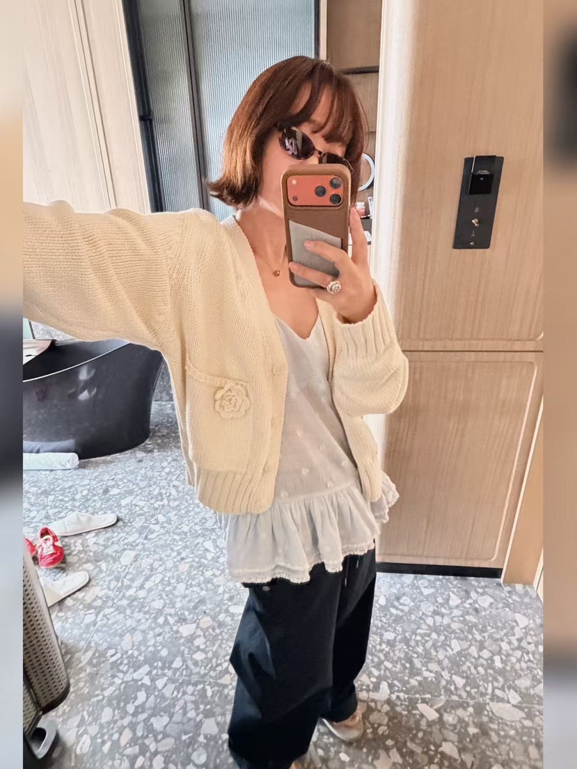 OLI SEOUL韓國代購女裝新品人氣熱賣職業推薦針織衫花朵OLI SEOUL針織衫