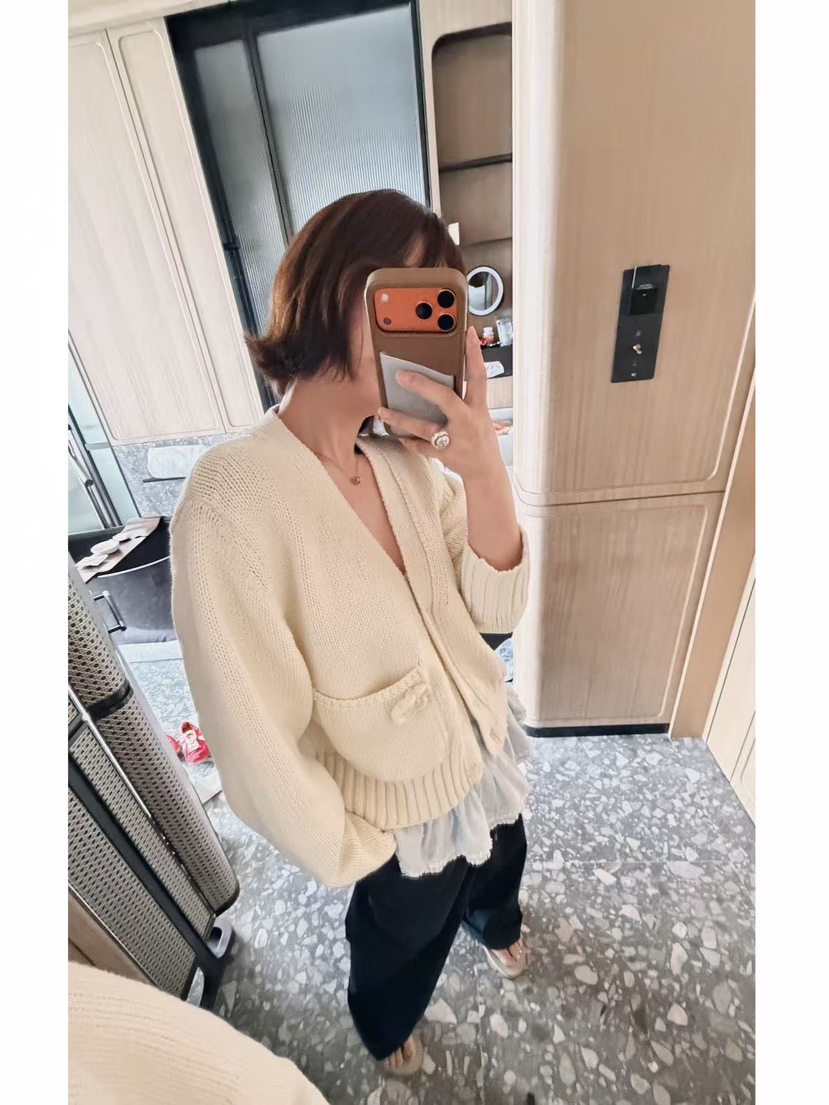 OLI SEOUL韓國代購女裝新品人氣熱賣職業推薦針織衫花朵OLI SEOUL針織衫