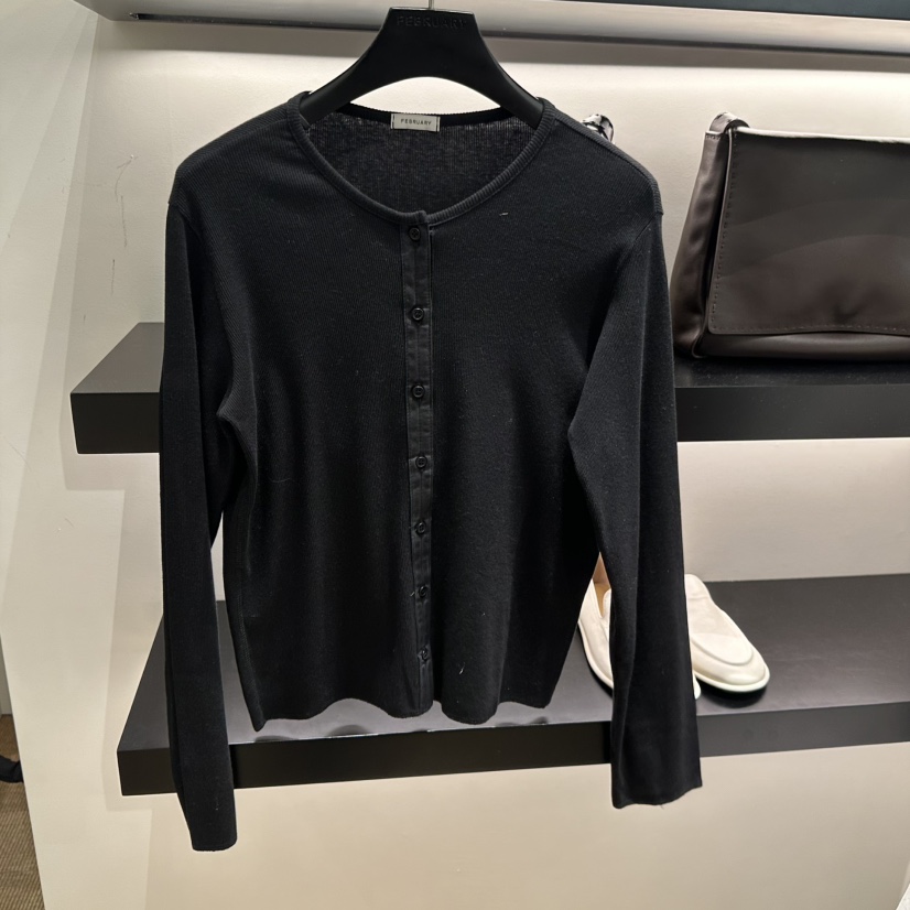 FEBRUARY 11東大門代購女士新款推薦真品人氣時尚長袖T恤FEBRUARY 11長袖T恤圖色2黑色