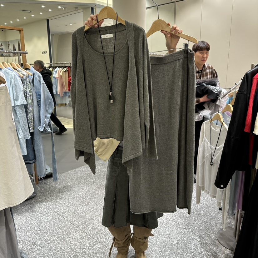 SOF東大門直郵女裝新品職業推薦時尚套裝不含配飾三件套圍巾SOF套裝圖色3