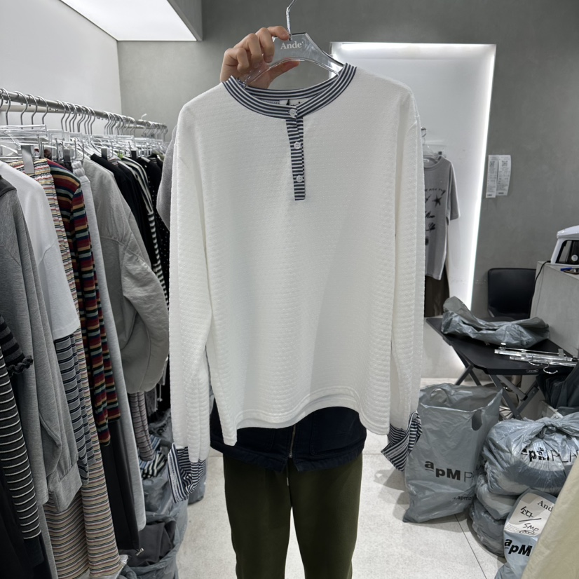 ANDE韓國直郵女士新款推薦休閑26春夏時尚職業長袖T恤紐扣Ande長袖T恤圖色1