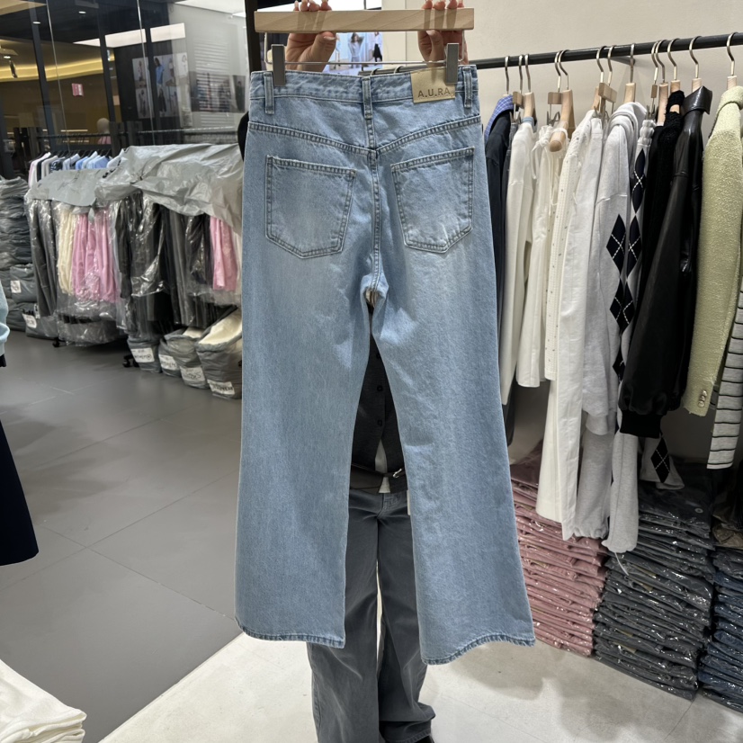 AURA東大門實拍女裝新款真品人氣時尚26春夏休閑熱賣牛仔褲Au ra牛仔褲
