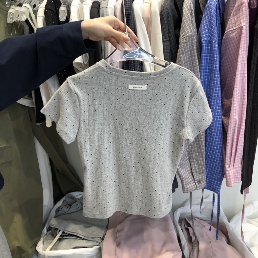 RIVEROOM韓國代購女士新款真品熱賣時尚26春夏人氣推薦T恤RIVEROOMT恤