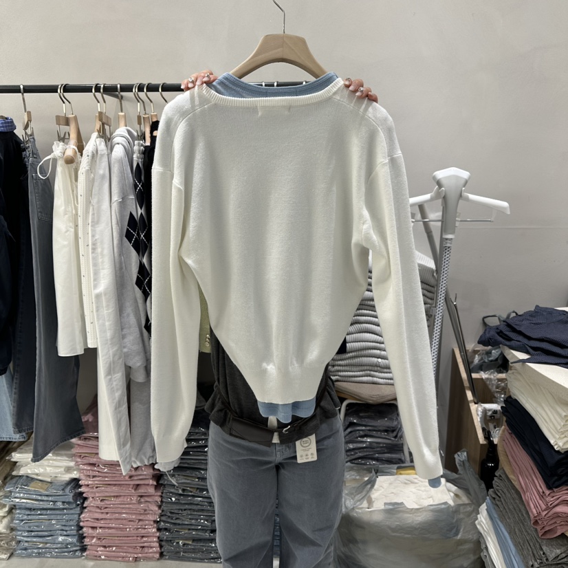 AURA韓國代購女士新款職業熱賣時尚真品人氣針織衫不含內搭Au ra針織衫