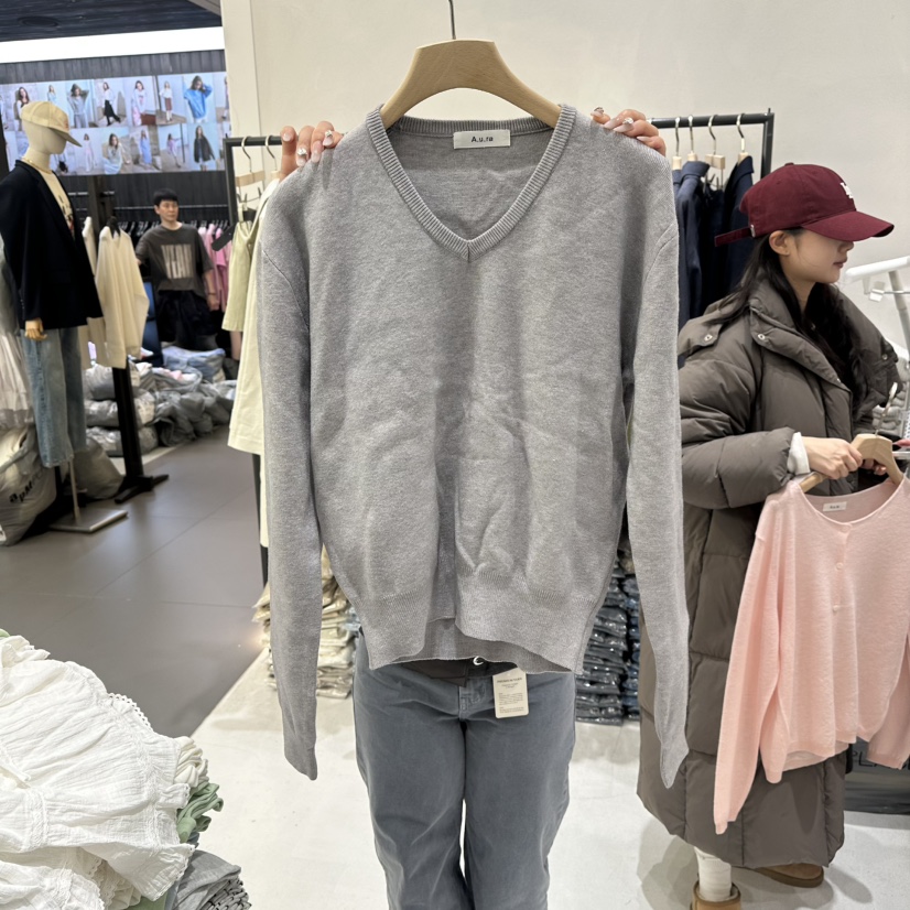 AURA韓國代購女士新款職業熱賣時尚真品人氣針織衫不含內搭Au ra針織衫圖色1