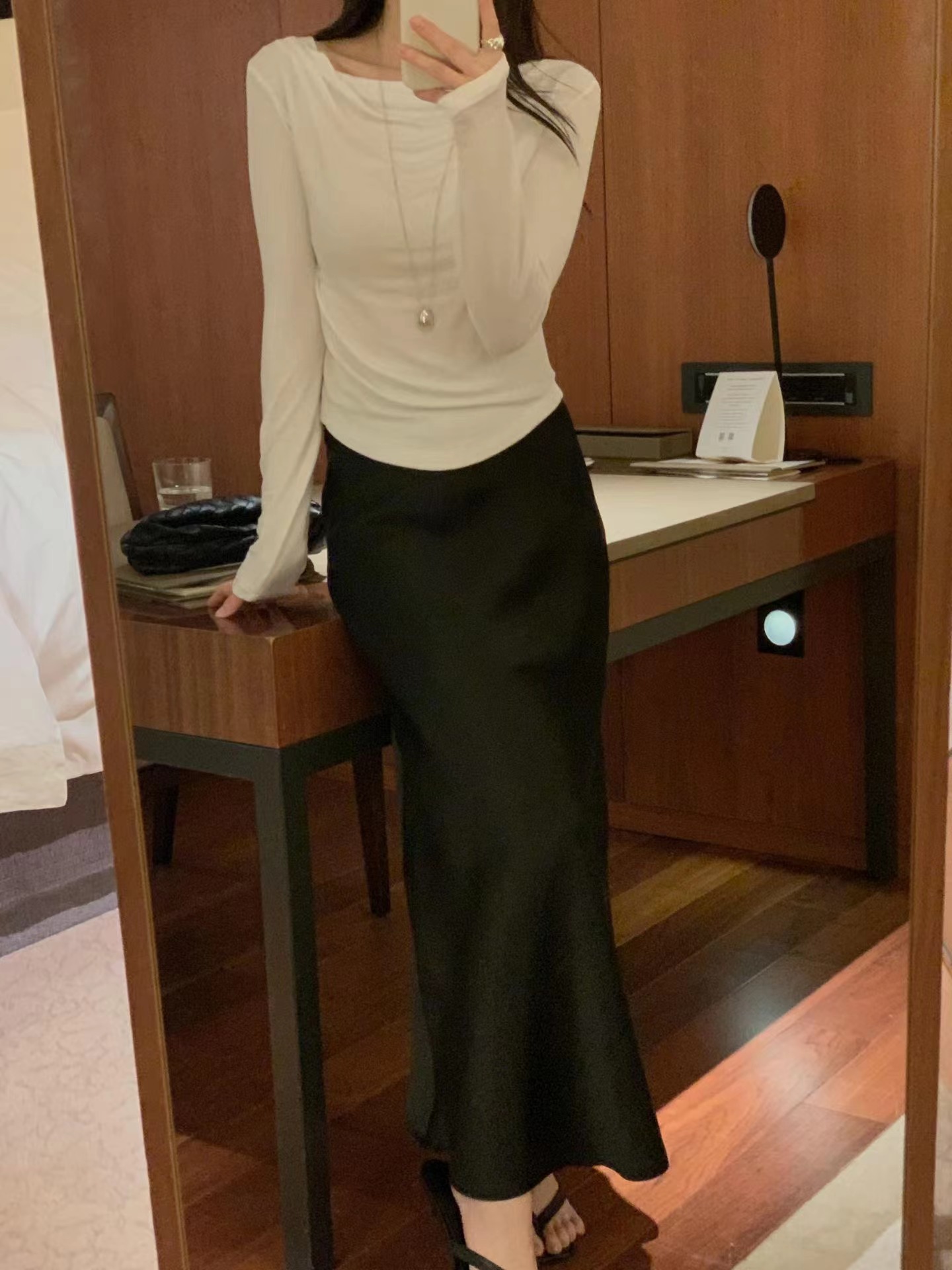 MIELLE-미엘르-OT東大門代購女裝新款真品推薦長裙緞面MIELLE-미엘르-OT長裙