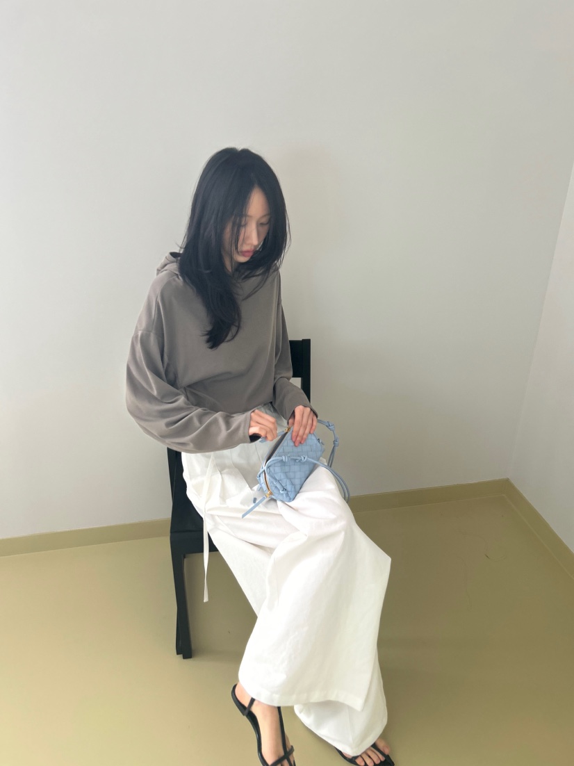 ME MO東大門直郵女士新品人氣職業26春夏熱賣長袖T恤連帽衫ME MO長袖T恤