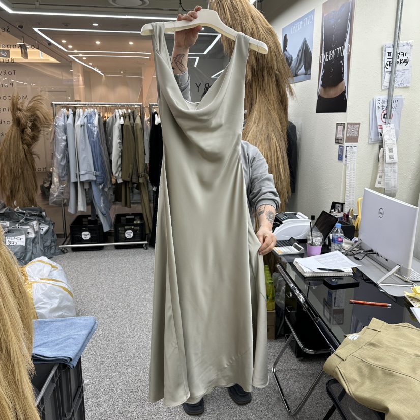 ONEBYTWO韓國直郵女裝新品休閑真品職業時尚26春夏連衣裙緞面ONE BY TWO連衣裙圖色2