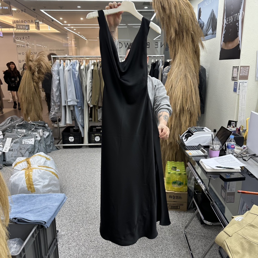 ONEBYTWO韓國直郵女裝新品休閑真品職業時尚26春夏連衣裙緞面ONE BY TWO連衣裙圖色3