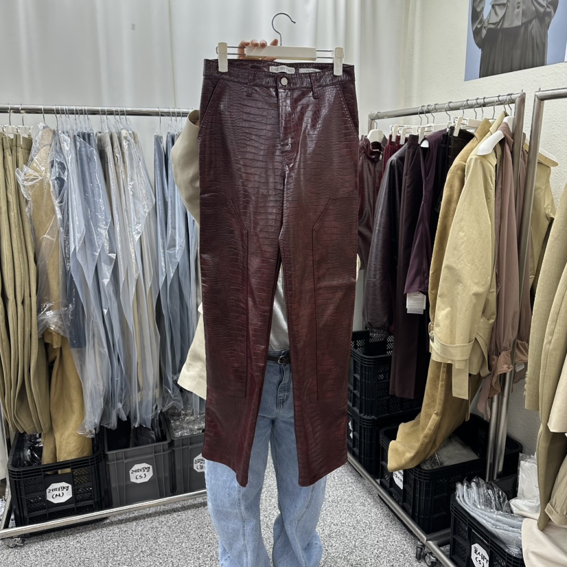 ONEBYTWO東大門實拍女裝新品人氣熱賣職業推薦休閑褲皮褲ONE BY TWO休閑褲圖色1