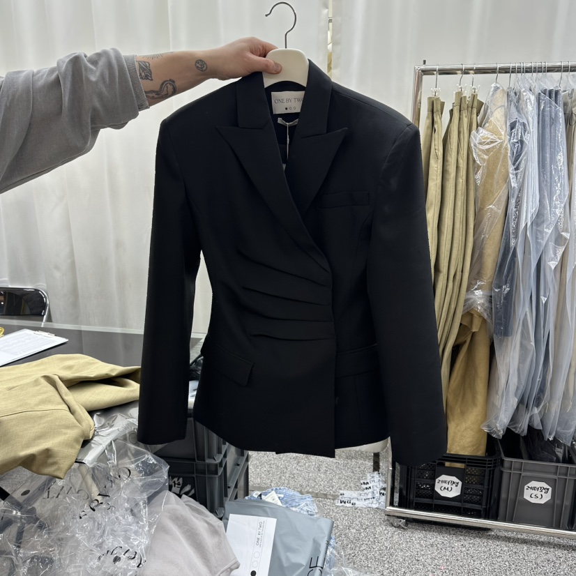 ONEBYTWO韓國代購女裝新款職業推薦真品時尚人氣夾克褶皺ONE BY TWO夾克圖色3