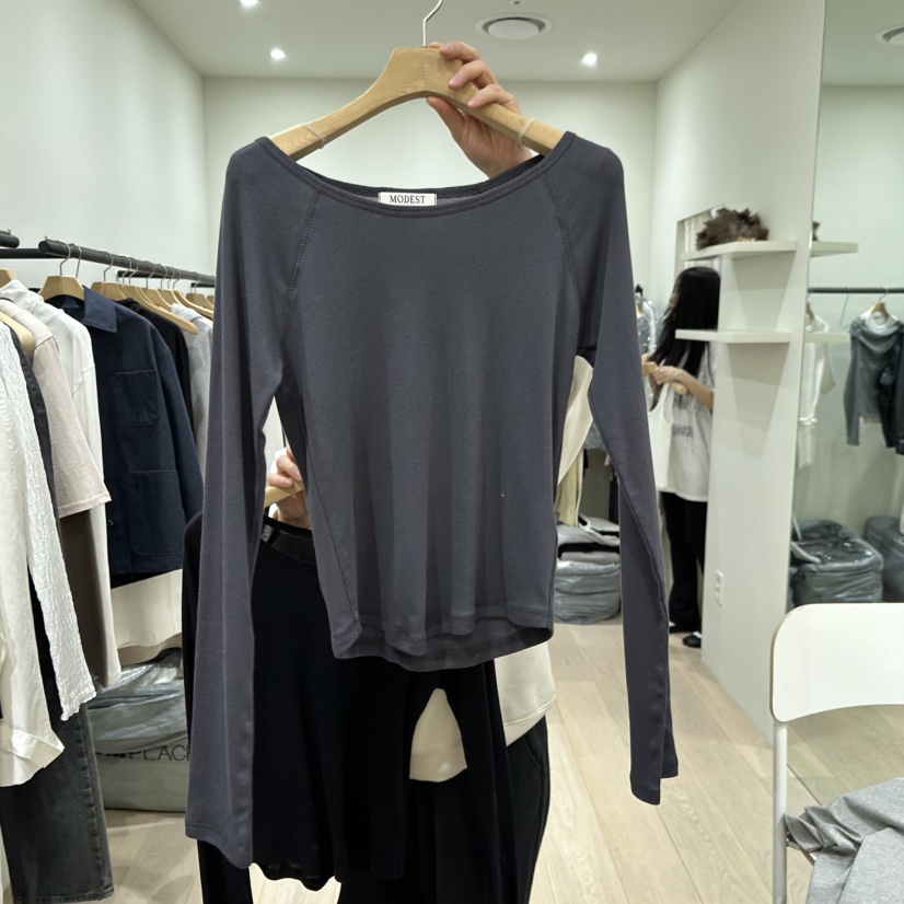 NOTTINGHAM/AVECNOUS東大門實拍女士新品推薦長袖T恤船領NOTTINGHAM/AVECNOUS長袖T恤圖色3墨色