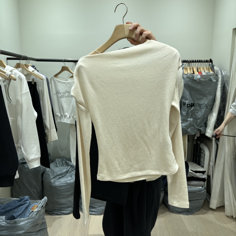 NOTTINGHAM/AVECNOUS東大門直郵女裝新款職業長袖T恤不含內搭露肩NOTTINGHAM/AVECNOUS長袖T恤圖色1