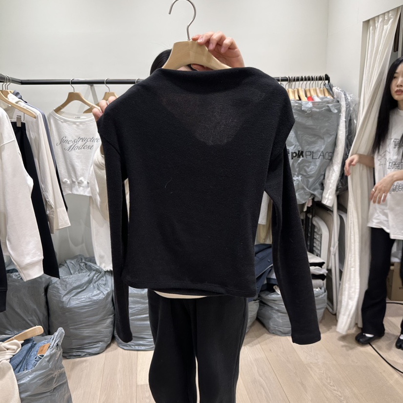 NOTTINGHAM/AVECNOUS東大門直郵女裝新款職業長袖T恤不含內搭露肩NOTTINGHAM/AVECNOUS長袖T恤圖色2