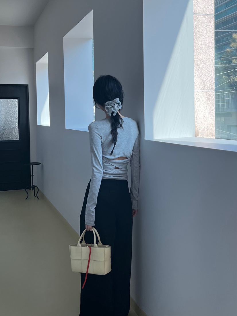 ME MO韓國直郵女士新品真品時尚職業人氣26春夏熱賣長袖T恤ME MO長袖T恤