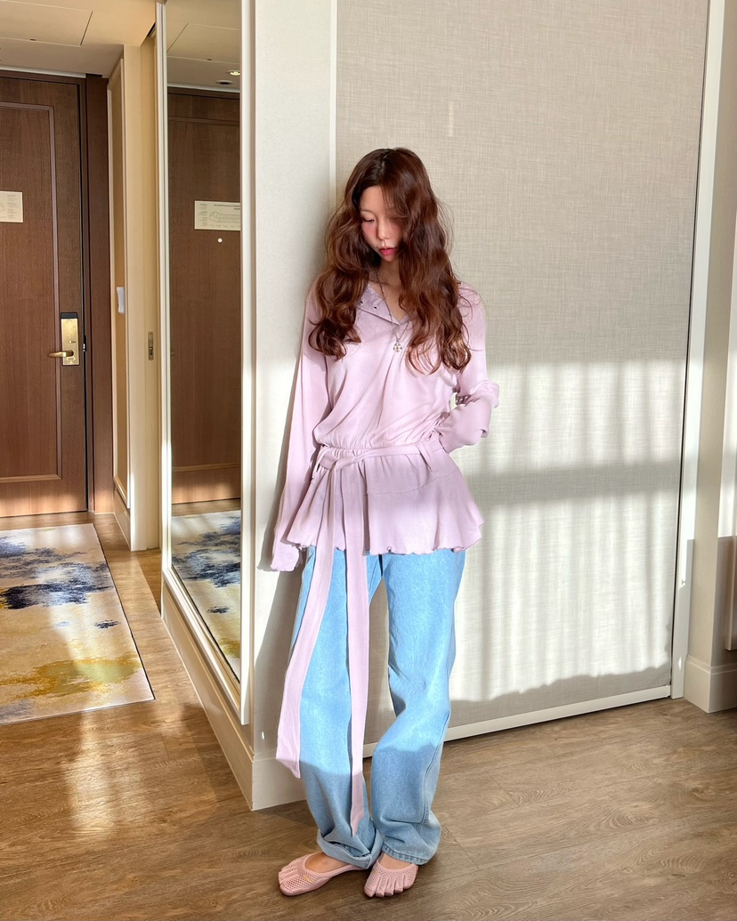 LOVE PULL韓國直郵女裝新款職業26春夏真品長袖T恤含腰帶LOVE PULL長袖T恤