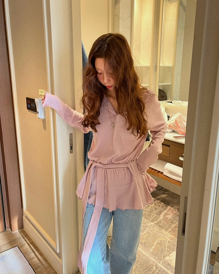 LOVE PULL韓國直郵女裝新款職業26春夏真品長袖T恤含腰帶LOVE PULL長袖T恤