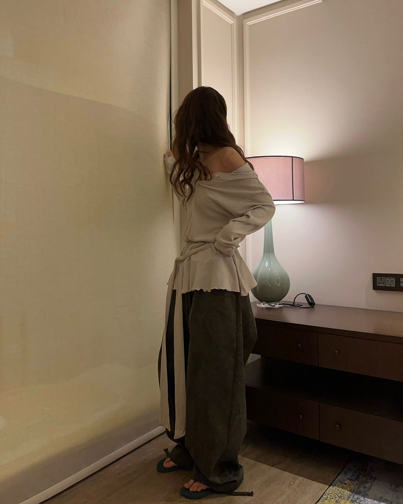 LOVE PULL韓國直郵女裝新款職業26春夏真品長袖T恤含腰帶LOVE PULL長袖T恤