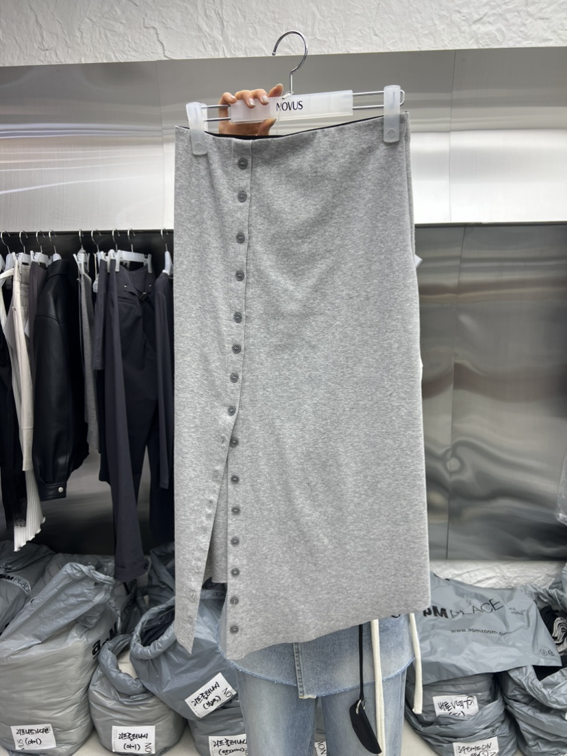 NOVUS韓國直郵女裝新款職業休閑26春夏時尚半身裙中短裙紐扣NOVUS半身裙/中短裙圖色1