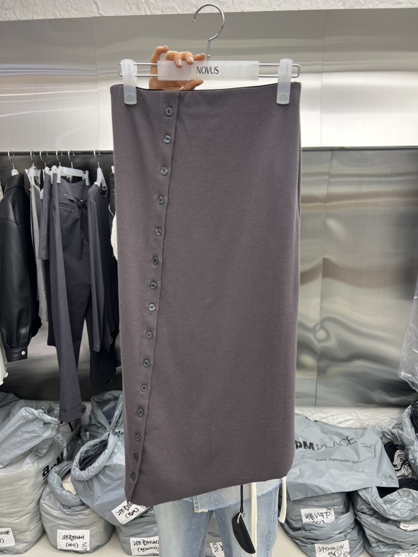 NOVUS韓國直郵女裝新款職業休閑26春夏時尚半身裙中短裙紐扣NOVUS半身裙/中短裙圖色2