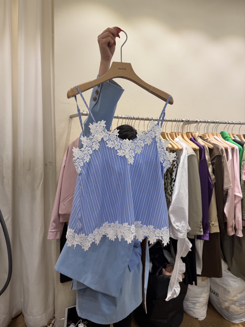 AUVERFIT東大門實拍女士新款推薦時尚人氣職業休閑吊帶背心AUVERFIT吊帶/背心圖色1