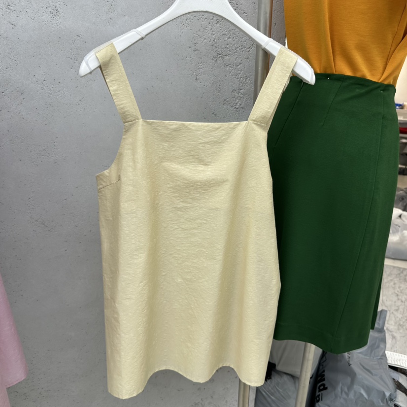 SIXTEEN東大門實拍女裝新款26春夏職業時尚休閑人氣吊帶背心SIXTEEN吊帶/背心圖色2