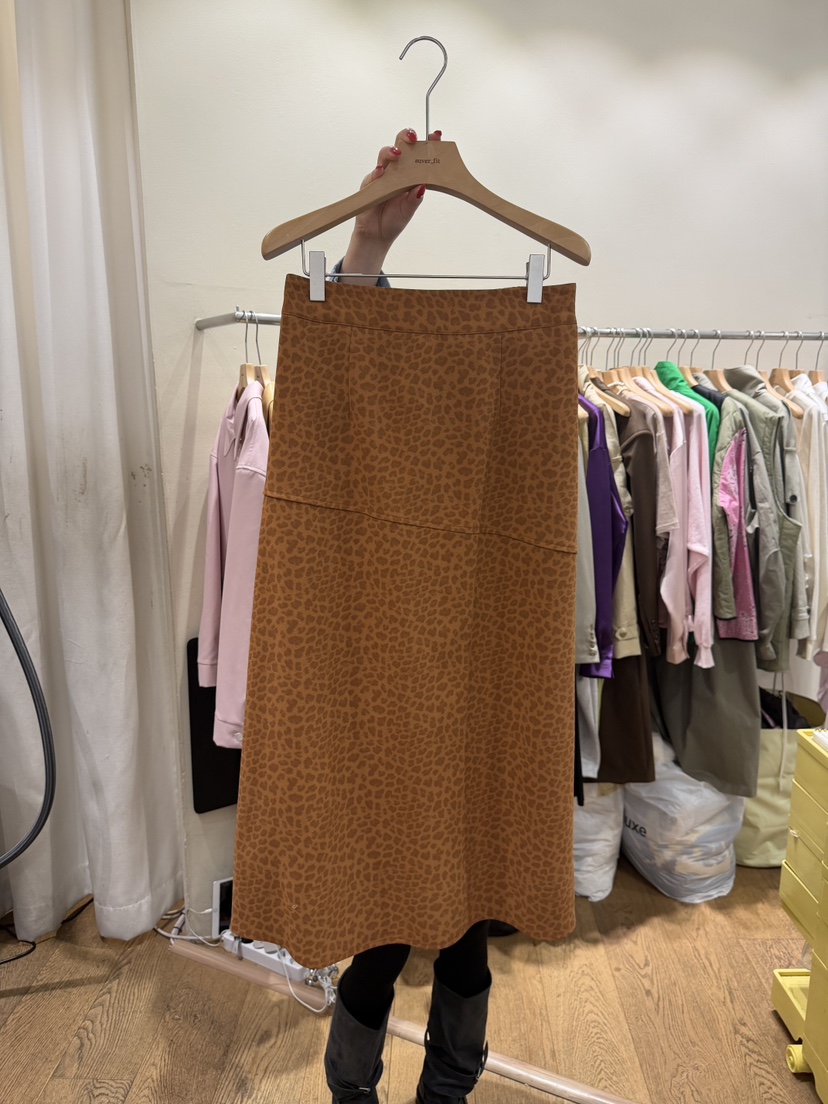 AUVERFIT韓國東大門代購女裝新品推薦人氣熱賣長裙絨面革AUVERFIT長裙圖色2