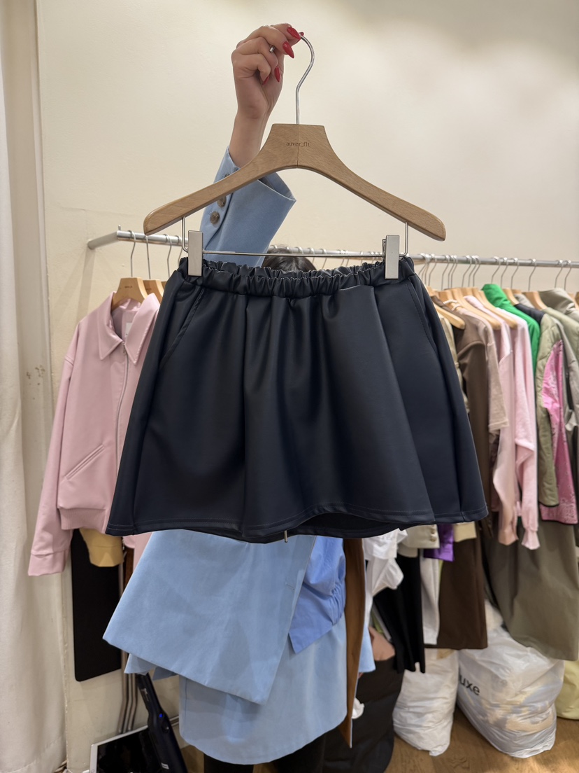 AUVERFIT韓國直郵實拍女裝新款人氣時尚26春夏職業短裙皮革AUVERFIT短裙圖色2深藍色