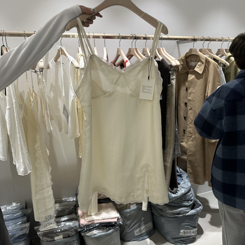 CONNAUGHT/DAILYJUD韓國東大門直郵女裝新品熱賣連衣裙不含配飾CONNAUGHT/DAILYJUD連衣裙圖色1