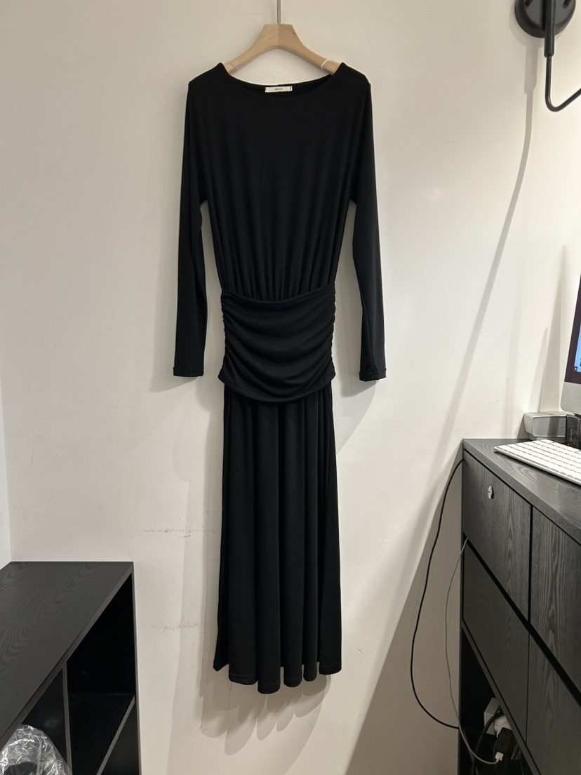NOTICE韓國直郵實拍女裝新品推薦26春夏職業連衣裙褶皺長款NOTICE連衣裙圖色2