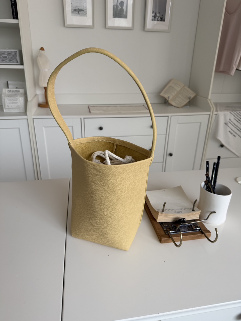 LAUNDRY韓國直郵女裝新品熱賣休閑人氣時尚手拿包腋下包皮革LAUNDRY手拿包/腋下包