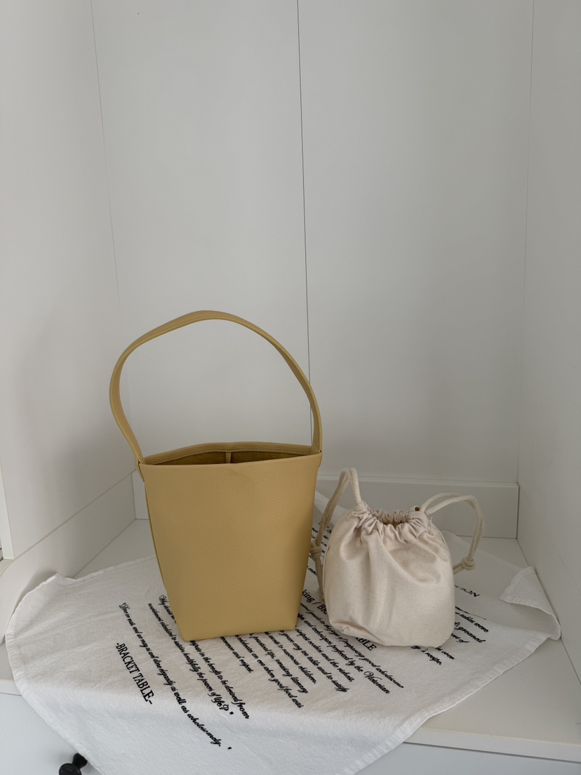 LAUNDRY韓國直郵女裝新品熱賣休閑人氣時尚手拿包腋下包皮革LAUNDRY手拿包/腋下包